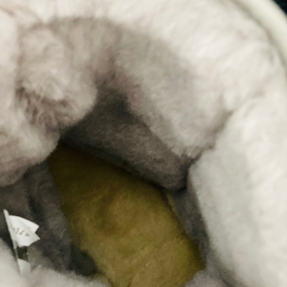 Uggs Classic Short Sequin Boots SOLD OUT - Picture 8 of 9